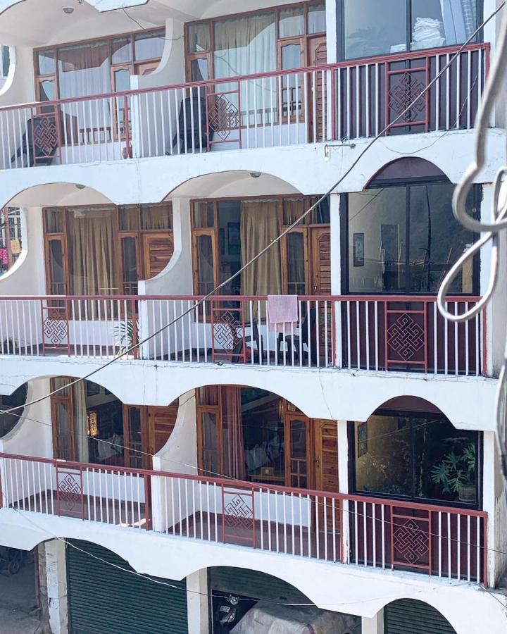 Auspiscious Him View Hotel МакЛеод Ганж Екстериор снимка