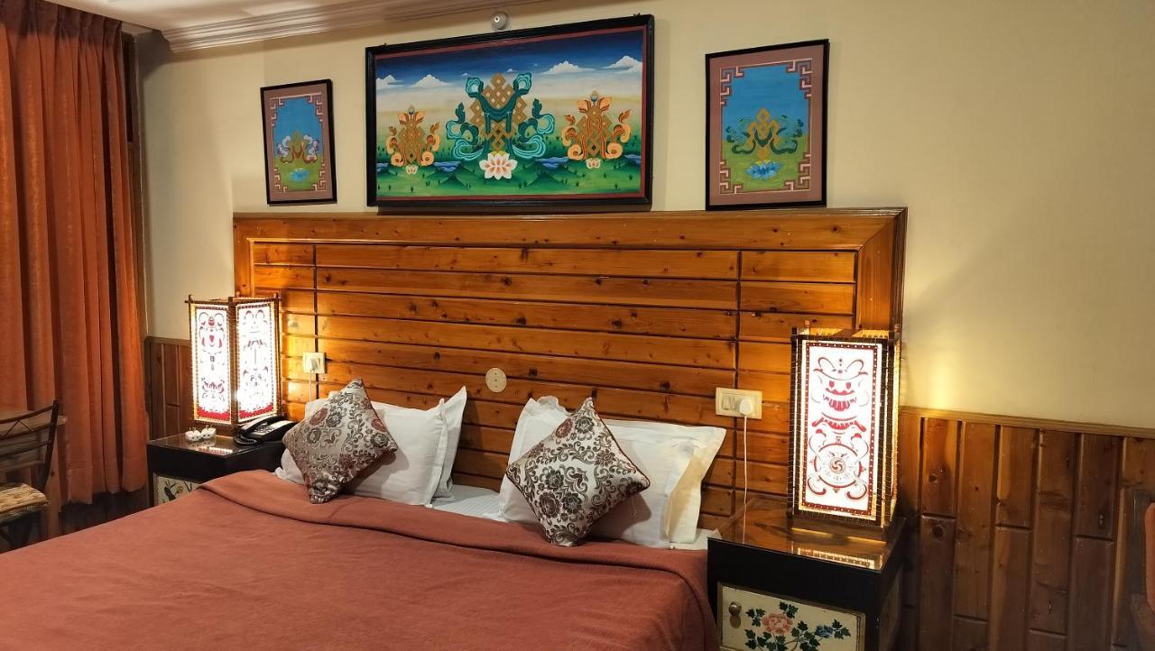 Auspiscious Him View Hotel МакЛеод Ганж Екстериор снимка