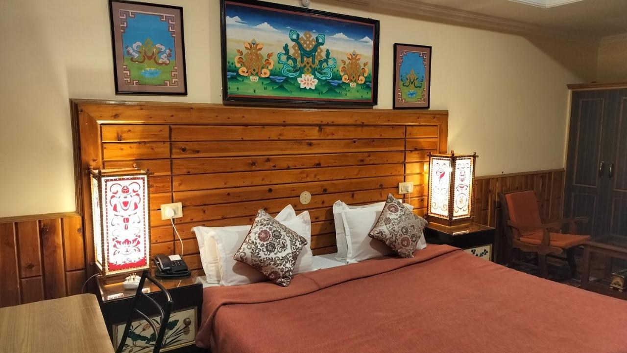 Auspiscious Him View Hotel МакЛеод Ганж Екстериор снимка