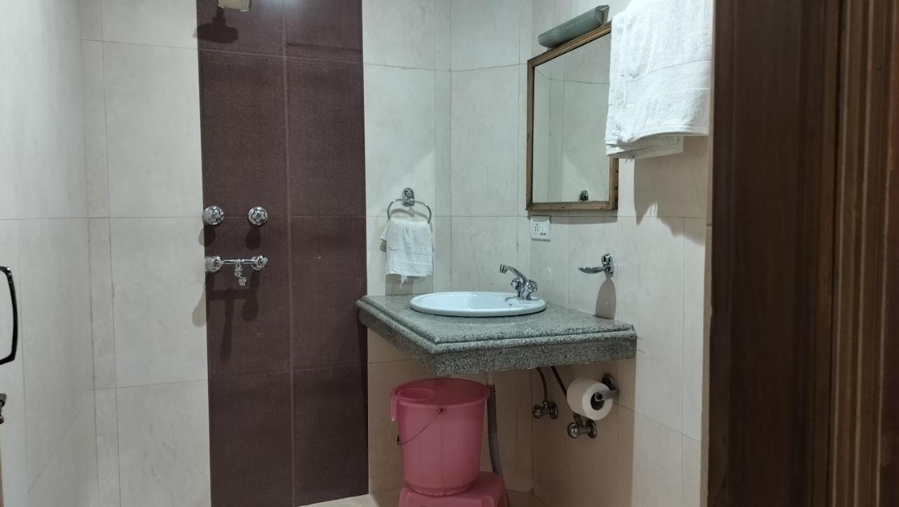Auspiscious Him View Hotel МакЛеод Ганж Екстериор снимка