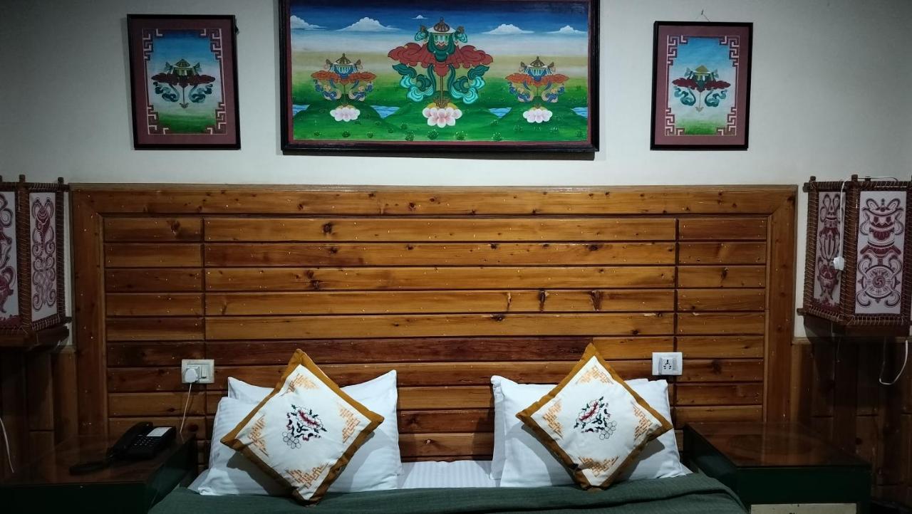 Auspiscious Him View Hotel МакЛеод Ганж Екстериор снимка