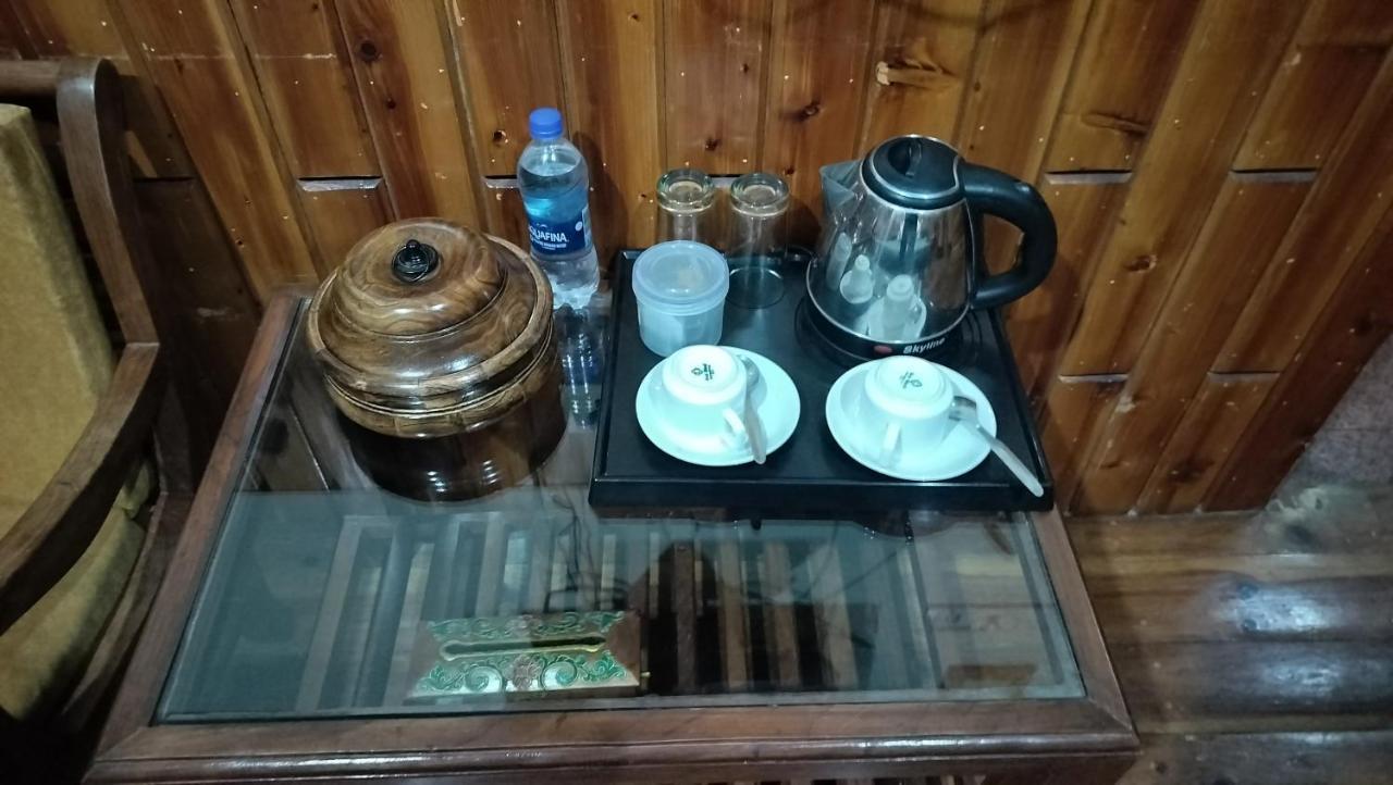 Auspiscious Him View Hotel МакЛеод Ганж Екстериор снимка