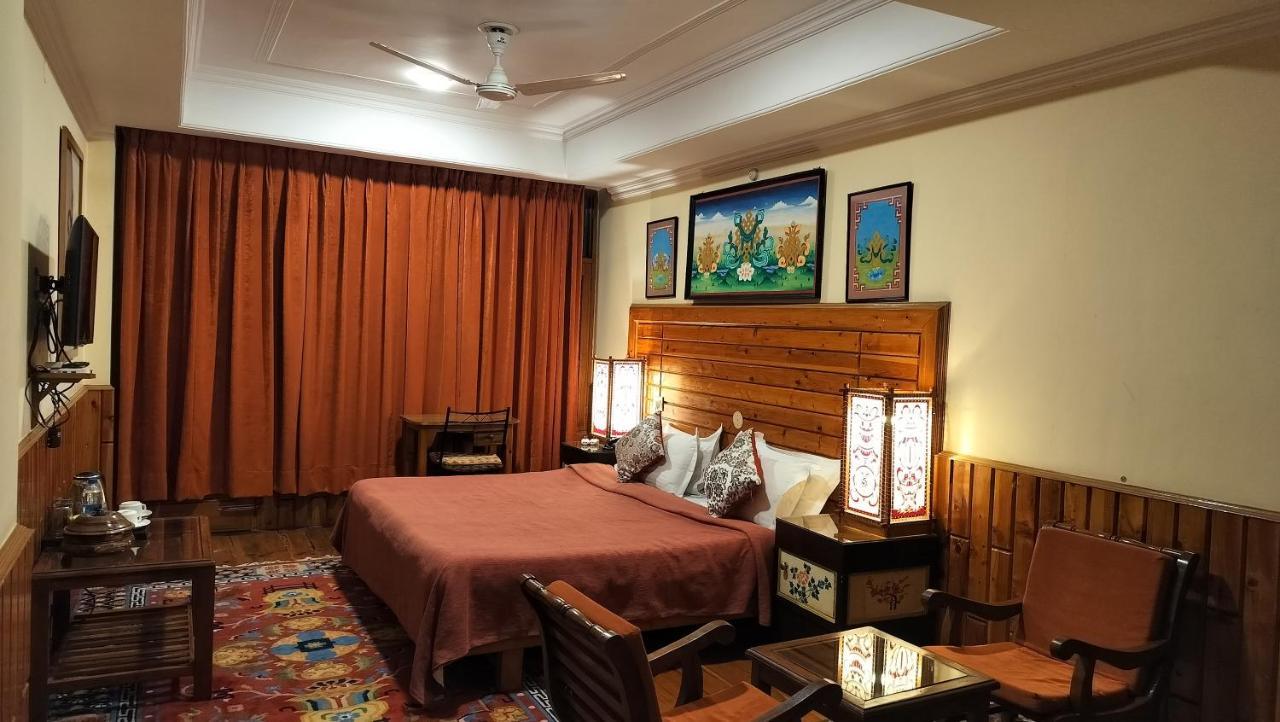 Auspiscious Him View Hotel МакЛеод Ганж Екстериор снимка